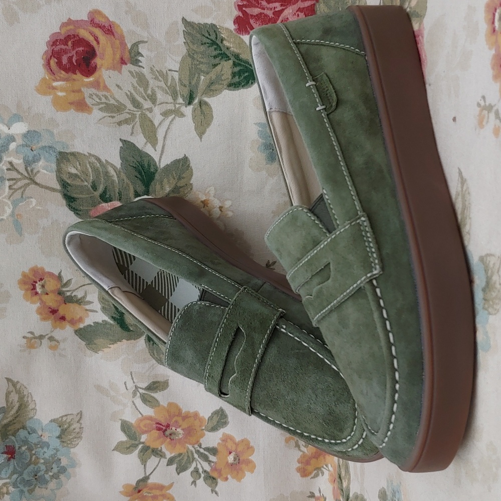Revitalign Malibu Suede Penny Loafer Shoes in Olive Green Women's size 9 NWOT